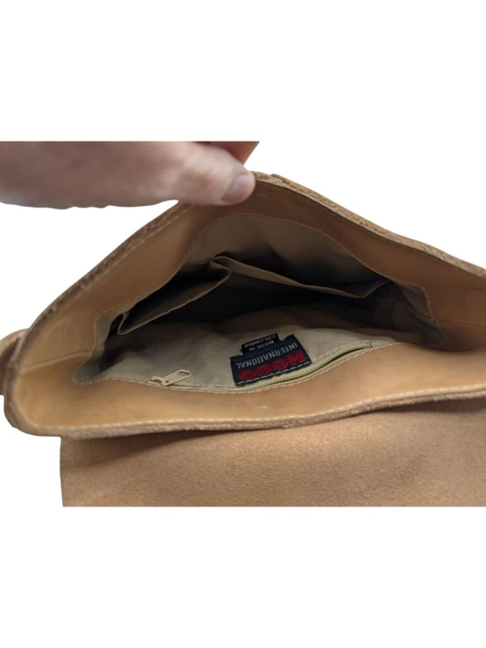 Hobo International Leather Tan Crossbody Bag With Grommet Detailing & Adjustable - Picture 7 of 12